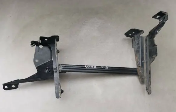 Volvo XC90 Radiator support slam panel bracket 31437382