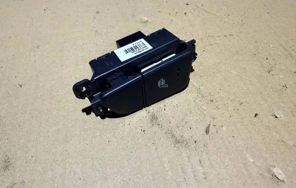 Hyundai i40 Seat heating switch 93730-3Z700