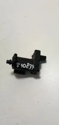 Mercedes-Benz CLK A209 C209 Turbo solenoid valve A2038000178 2038000178