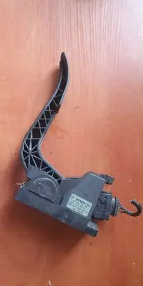 Mercedes-Benz Vito Viano W639 Accelerator pedal position sensor 9013000404 0281002335 390305090