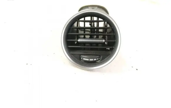 Mercedes-Benz C W204 Dashboard side air vent grill/cover trim 2048306754 A2048306754