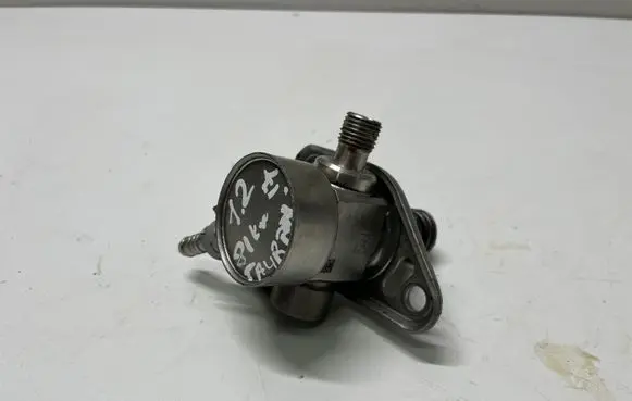 Volkswagen Touran III Fuel injection high pressure pump 04E127026BA