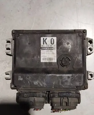 Suzuki Swift I Engine control unit/module 3392062j0 mb112300-0381