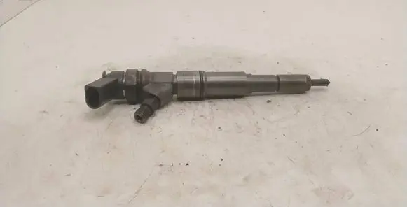BMW 5 E60 E61 Fuel injector 7793836 0445110216