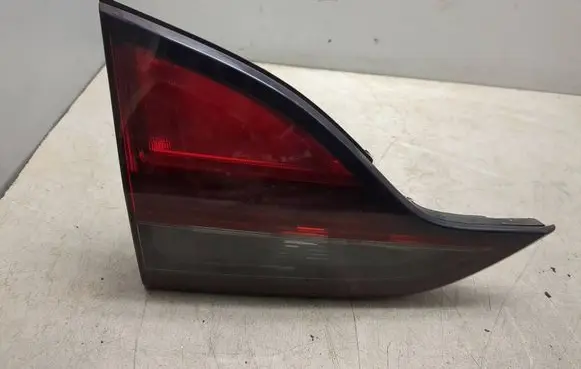 Tailgate rear/tail lights