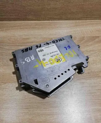 Volkswagen Golf III ABS control unit/module 1H0907379