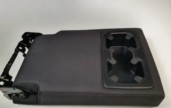 Polestar 2 Rear seat armrest 