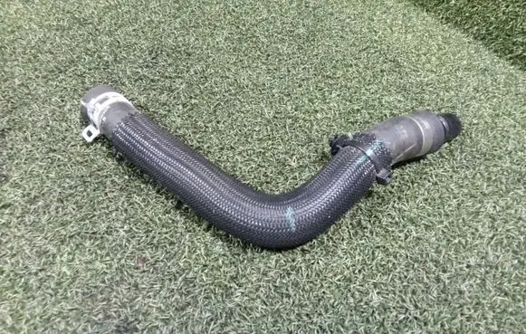 Renault Trafic III (X82) Engine coolant pipe/hose 217423030R