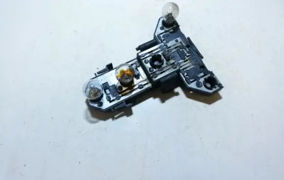 Volkswagen Golf IV Tail light bulb cover holder 1J6945257