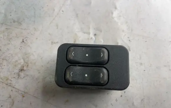 Opel Zafira A Electric window control switch 90561088 13363201