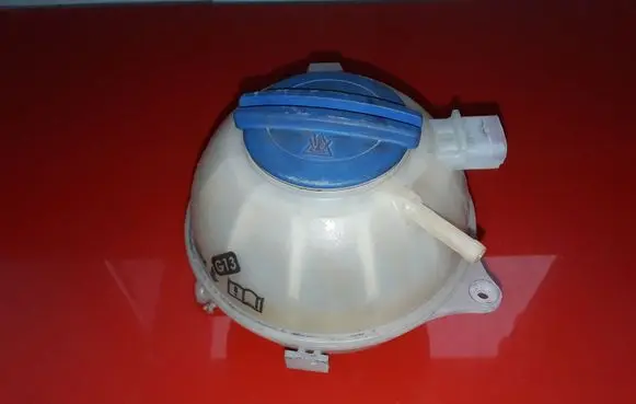 Seat Toledo IV (NH) Coolant expansion tank/reservoir 6Q0121407E