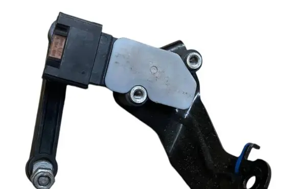 BMW X6M F86 Headlight/headlamp level sensor 6853747 37146853747
