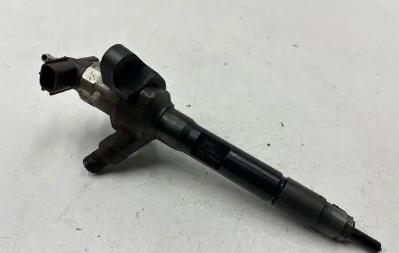 Mazda 6 Fuel injector R2AA13H50 001103M5161