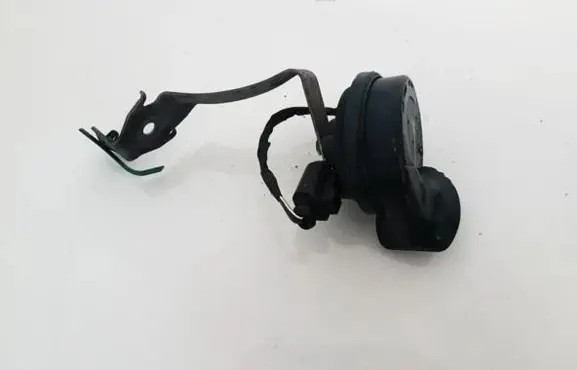 Volkswagen Touareg I Horn signal E1000209