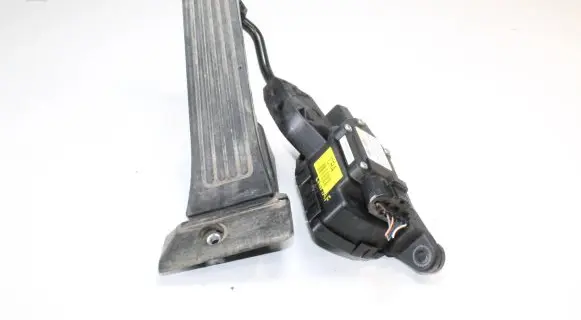 KIA Sportage Accelerator throttle pedal DH327272S000