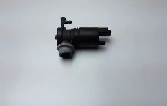 Nissan Navara D23 Windscreen/windshield washer pump 1024251