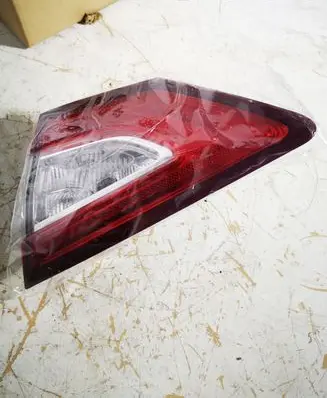 Ford Fusion II Tailgate rear/tail lights F00HTF405600