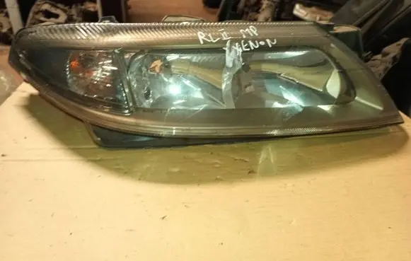 Renault Laguna II Headlight/headlamp 8200163324