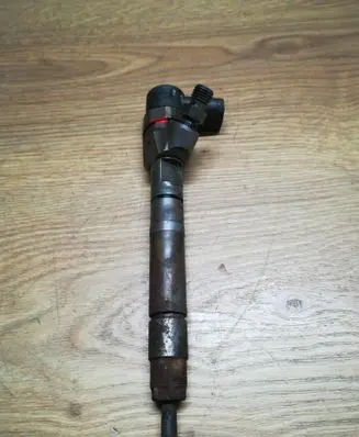 Mercedes-Benz C W203 Fuel injector A6110701387 0445110100