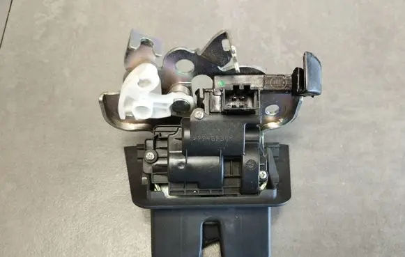 Audi A7 S7 4G Tailgate/trunk/boot lock/catch/latch 8R0827505A 1445212006