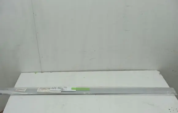 Toyota Avensis T250 Front door trim (molding) 7573205901