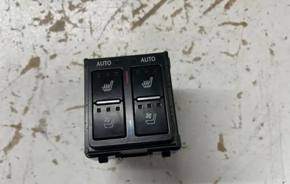 Lexus RX 450H Seat heating switch 8475248010 75J230