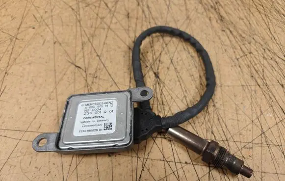 Mercedes-Benz E W212 Lambda probe sensor A0009051412