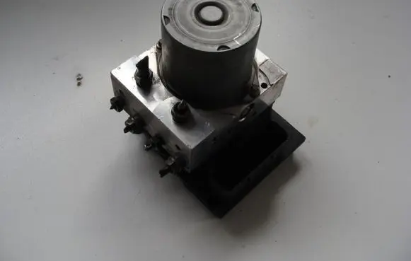 BMW 5 E60 E61 ABS Pump 0265950375