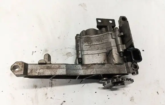 Mercedes-Benz R W251 Oil pump 6421810901