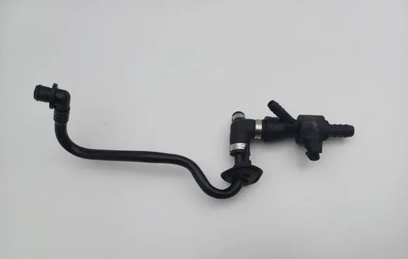 Audi A4 S4 B5 8D Vacuum line/pipe/hose 058133753B 8D0611743