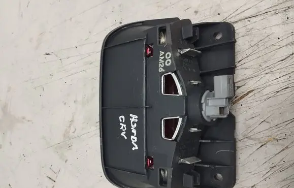 Honda CR-V Third/center stoplight P6939