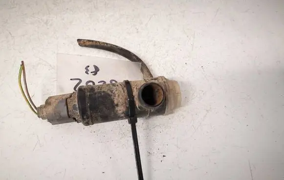Subaru Forester SH Windscreen/windshield washer pump