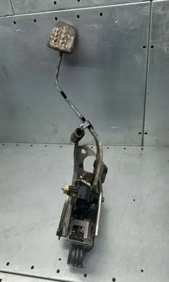 Toyota Avensis Verso Brake pedal 