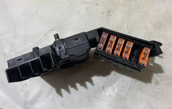 Mercedes-Benz E W211 Fuse module a2115460641 2115460641