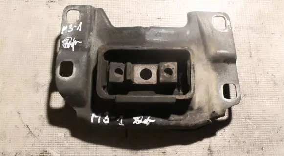 Volvo V50 Engine mount bracket 3M517M121349249