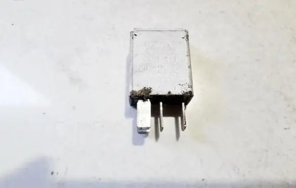 Volkswagen PASSAT B6 Other relay 1k0951253