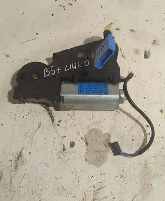 Volkswagen PASSAT B5.5 Sunroof motor/actuator 1J6959591