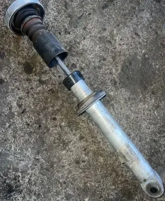 BMW 5 E60 E61 Rear shock absorber/damper 6766605