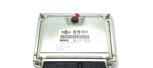 Volkswagen PASSAT B5.5 Engine control unit/module 038906019EA 0281010554