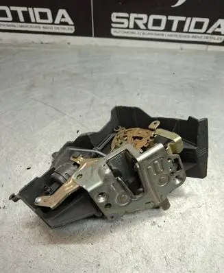 Mercedes-Benz E W210 Rear door lock 2027300635