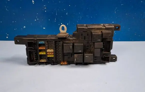 Volvo V70 Fuse module 8637841 518717004