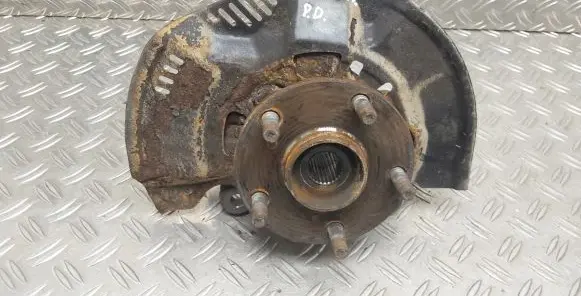 Toyota Auris 150 Front wheel hub