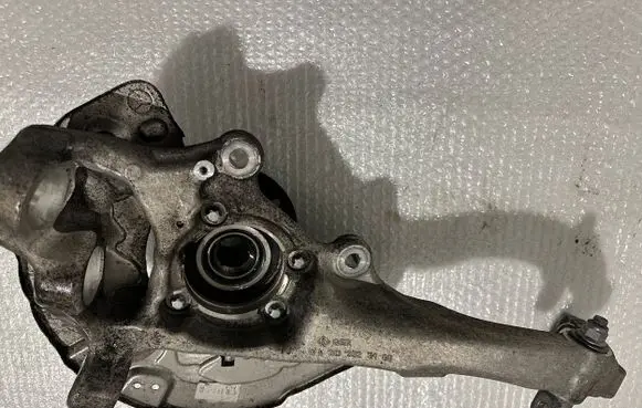 Mercedes-Benz E AMG W213 Front wheel hub A2133325100