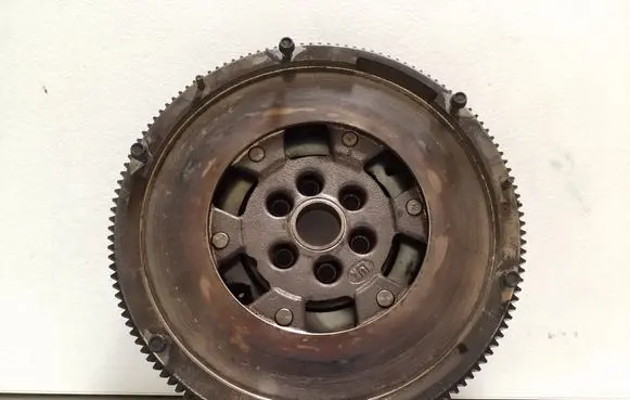 Audi Q3 8U Dual mass flywheel 