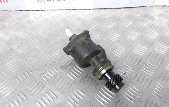 Volkswagen Polo III 6N 6N2 6NF Vacuum pump 028207A