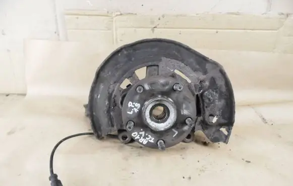 Toyota Corolla Verso AR10 Front wheel hub spindle knuckle