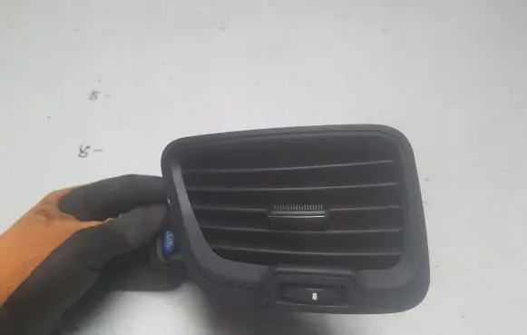 KIA Rio Dashboard side air vent grill/cover trim