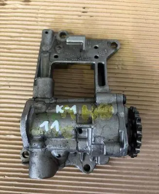 BMW X5 E70 Oil pump 7789838 8706651032