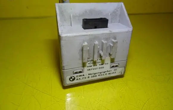 BMW 3 E46 Fuel injection pump control unit/module 55892110 657583869329