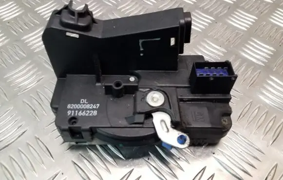 Opel Vivaro Front door lock 8200008247 91166228